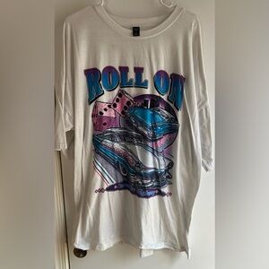 Baggy “Roll On” graphic tee